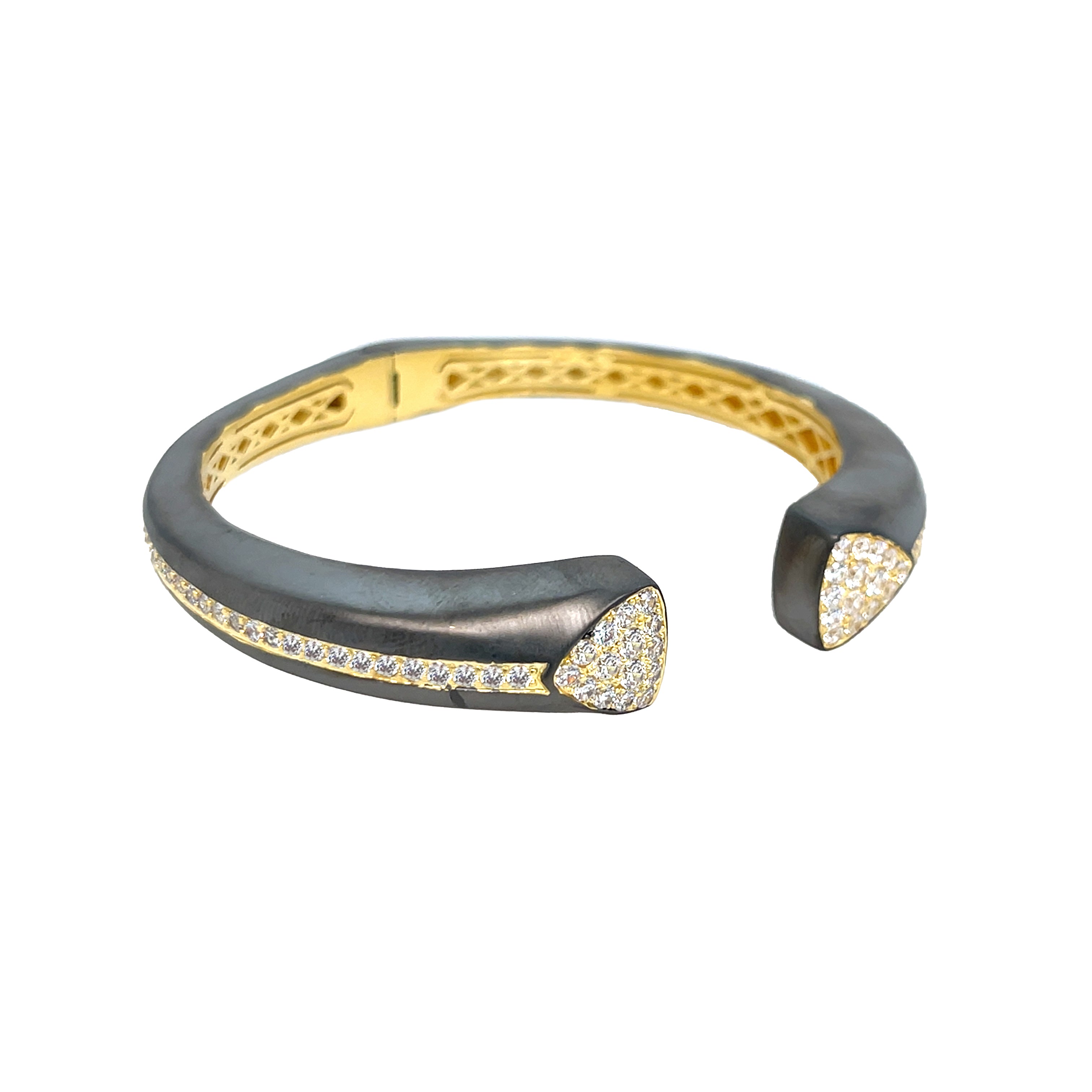 CZ Pave Triangle Tips Hinge Bangle Bracelet
This elegant Hinge Bangle Bracelet features a sleek and stylish design, perfect for adding a touch of sophistication to any outfit. Featuring sparkling pave cubic zirconias, this bracelet provides an edgy and modern look. Its unique hinged closure ensures a secure fit, making it a must-have bangle.
Oxidized & Yellow Gold Plating
0.42" Wide
