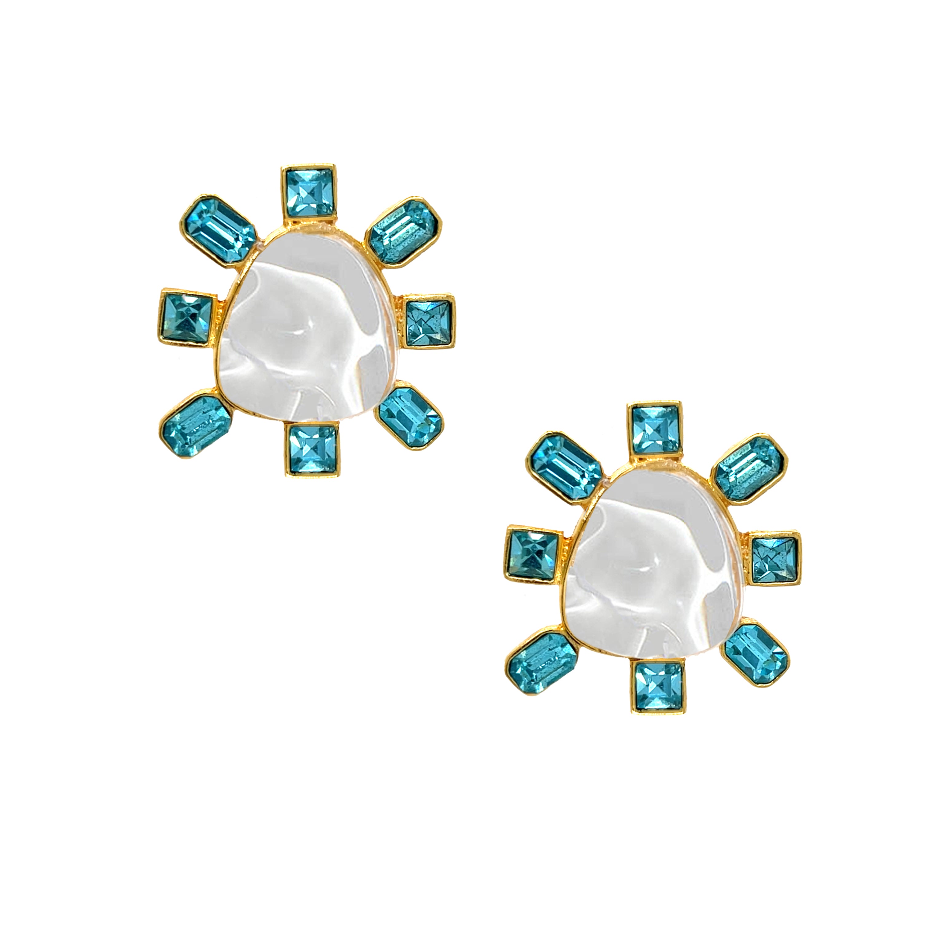 Blue & Clear Organic Stone Clip-On Earrings
A statement stud with a refined, modern feel. Plated in yellow gold, these earrings feature an organic clear resin center framed by vibrant blue stones for a bold yet balanced look. The sculptural silhouette adds dimension and color while remaining easy to wear from day to night.
Yellow Gold Plated
1.14" Length X 1.10 Width