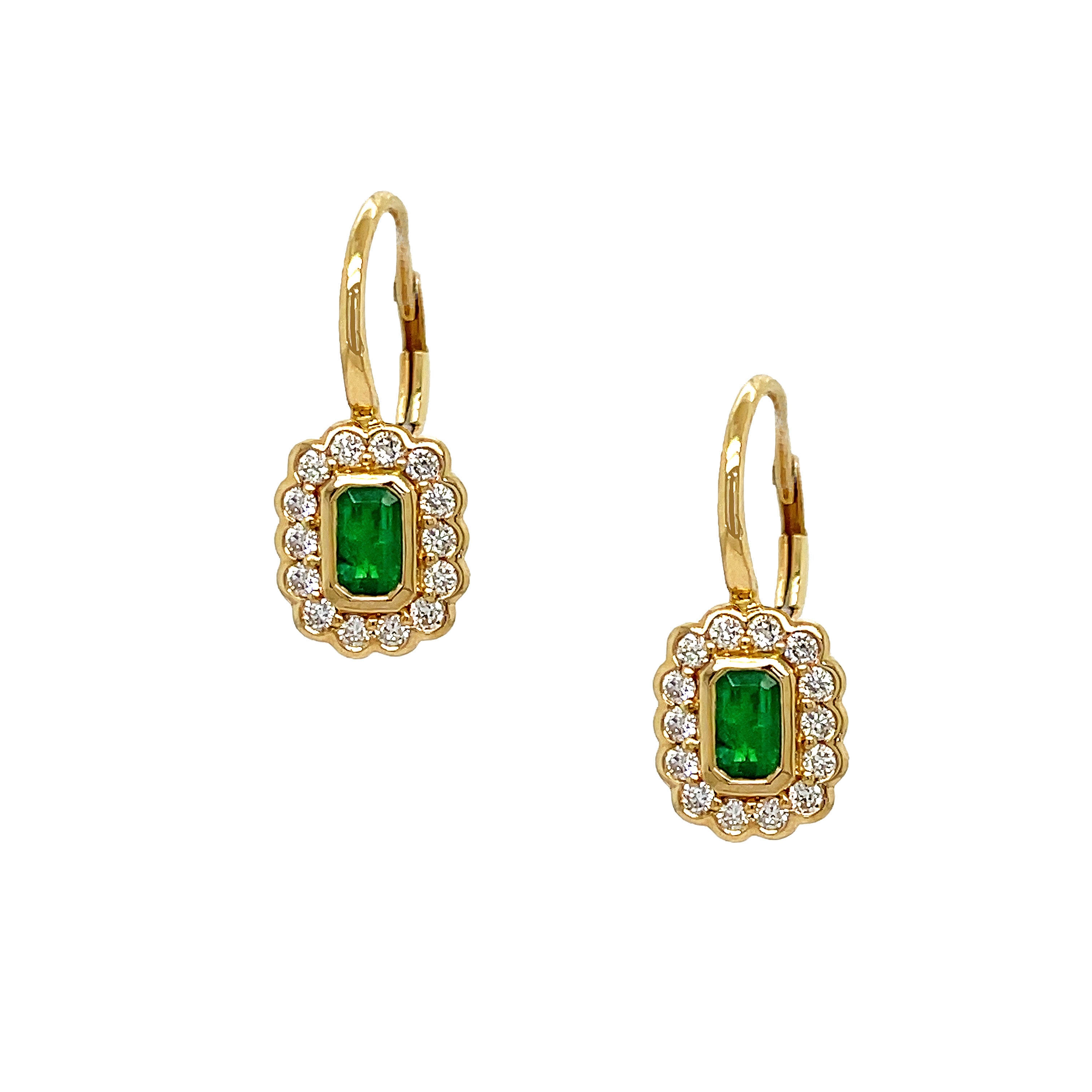 Diamond & Emerald Pierced Earrings
14K Yellow Gold
0.40 Diamond Carat Weight
0.53 Emerald Carat Weight
0.74" Long X 0.33" Wide