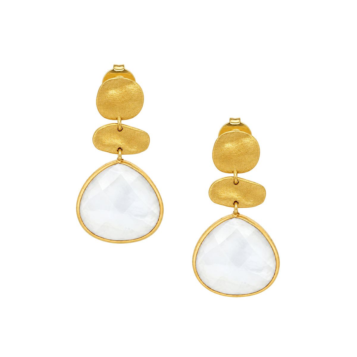 White 3 Drop Pierced Earrings
Jazz up your wardrobe with these funky White Drop Earrings! These statement earrings add a touch of whimsy to any outfit with their unique design.
Yellow Gold Plated
1.65" Long X 0.84" Wide
White CZ Over Mother Of Pearl