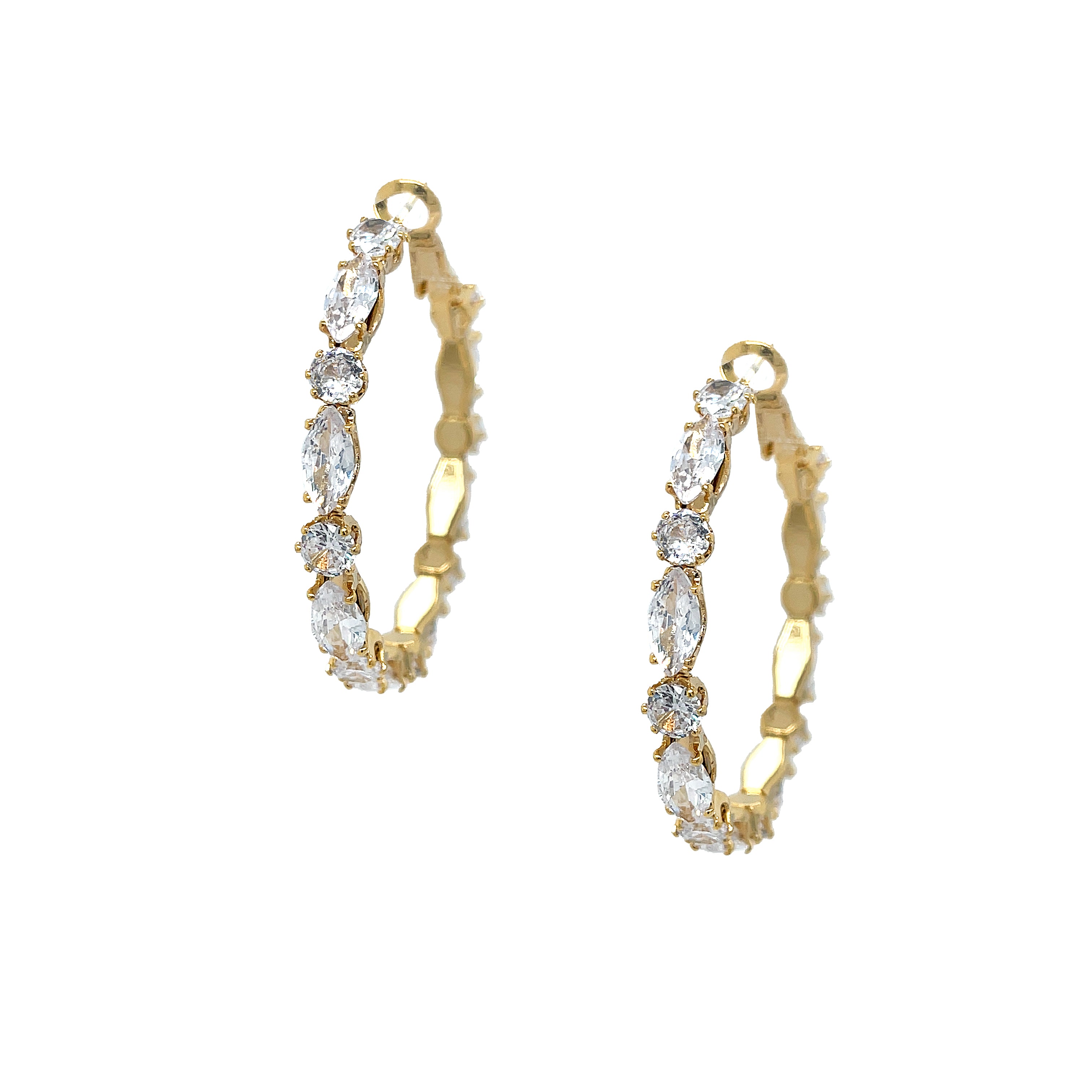 Multi CZ Hoop Pierced Earrings
Yellow Gold Plated
1.40" Diameter
0.18" Thick
While supplies last. All Deals Of The Day sales are FINAL SALE.