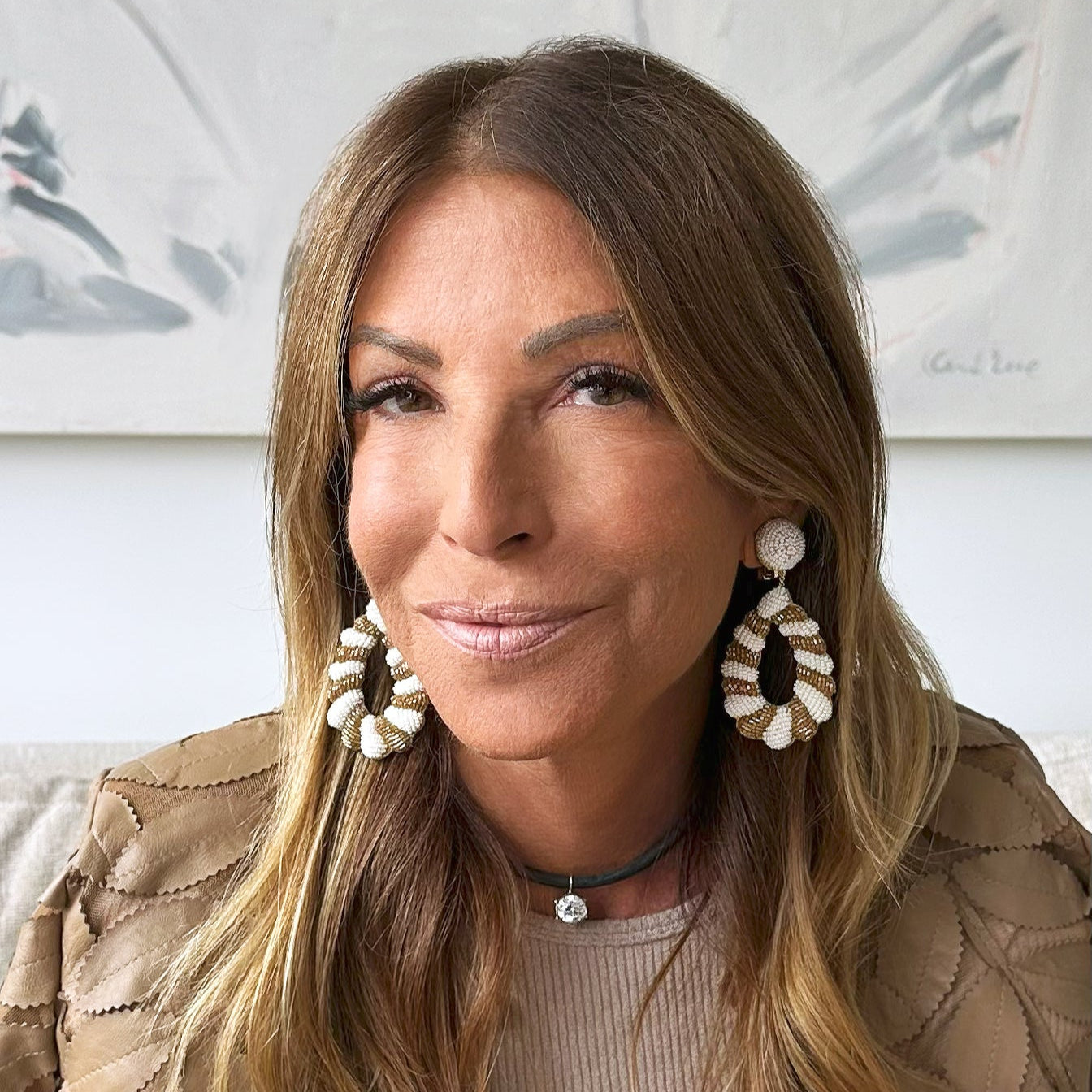 Ivory & Gold Beaded Teardrop Clip-On Earrings
These Ivory Beaded Clip On Earrings offer a unique statement with their intricate beadwork and elegant design. Perfect for those seeking a sophisticated accessory without the need for pierced ears, they elevate any outfit with subtle charm and refined detail.
Yellow Gold Plated
3.03" Long X 1.50" Wide