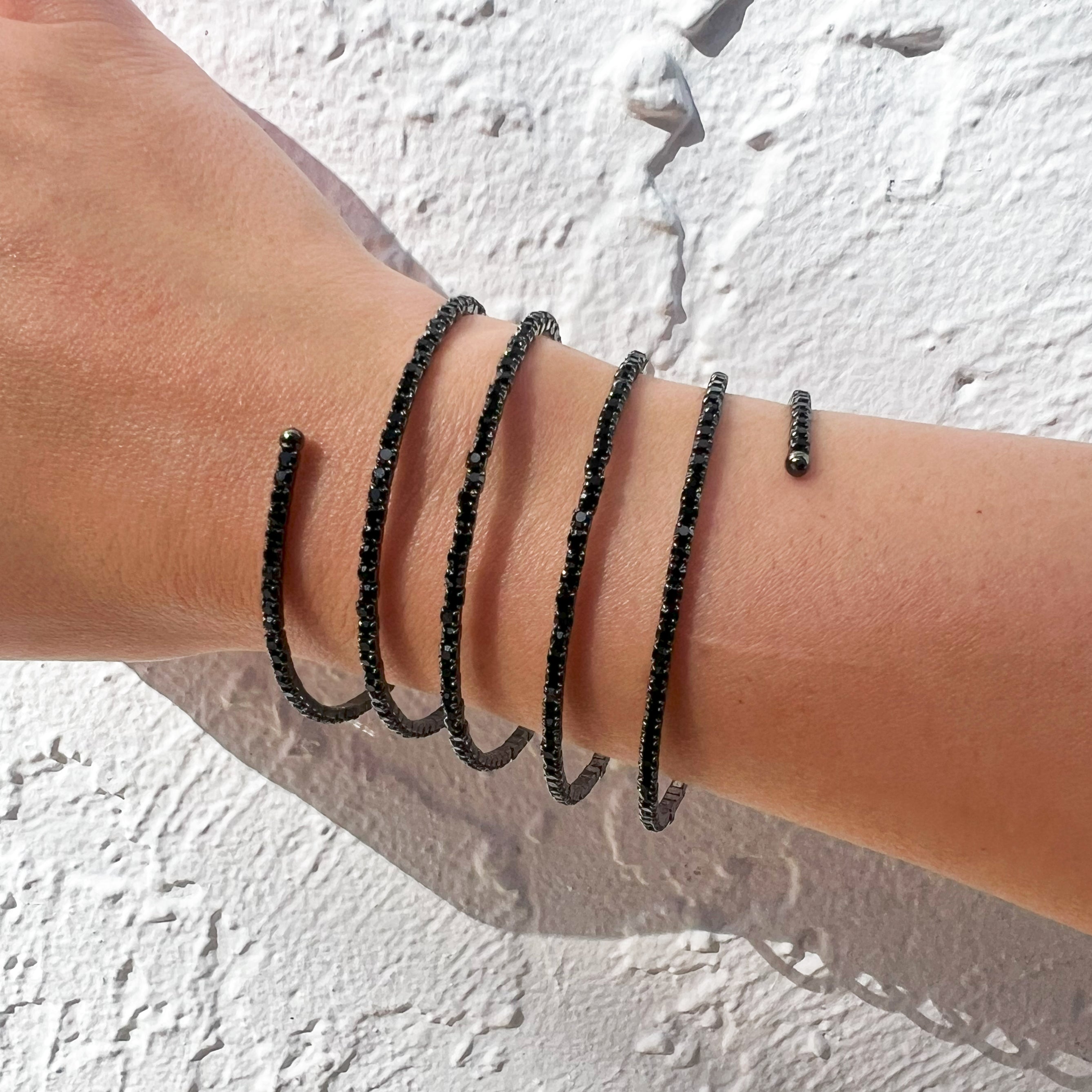 CZ 5 Row Elastic Bangle Bracelet
Oxidized Plating
0.45" Wide
While supplies last. All Deals Of The Day sales are FINAL SALE.