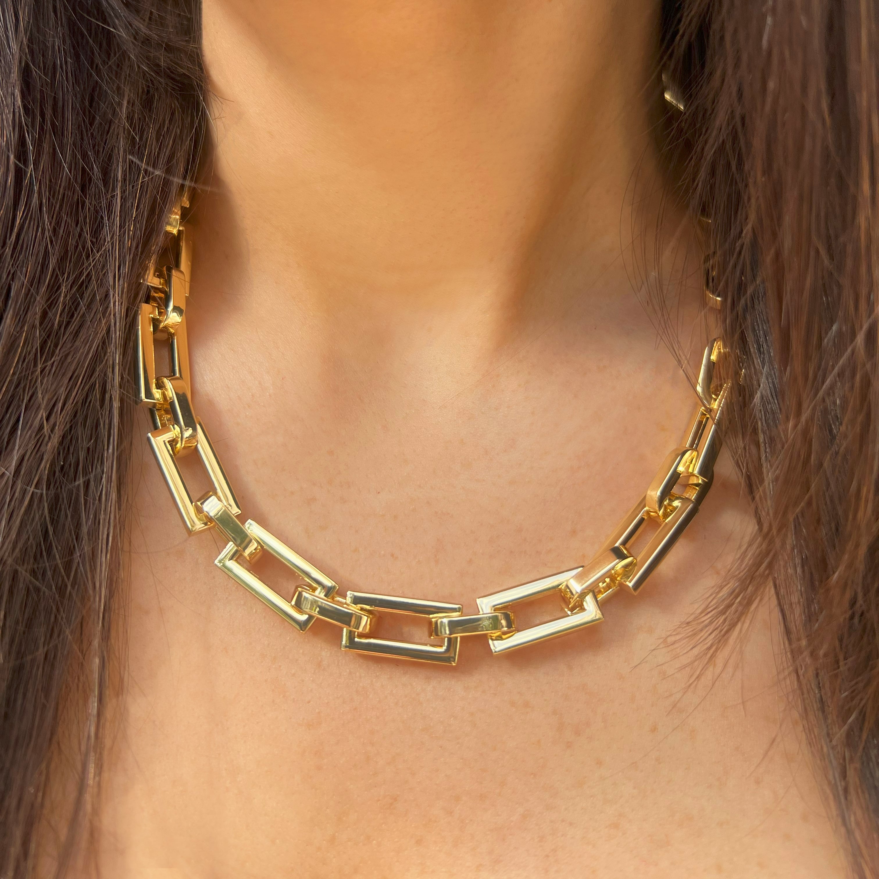 Rectangle & Oval Link Chain Necklace
Yellow Gold Plated
Rectangle Link: 0.80" Long X 0.40" Wide
Oval Link: 0.57" Long X 0.41" Wide
16.5-18" Adjustable Length