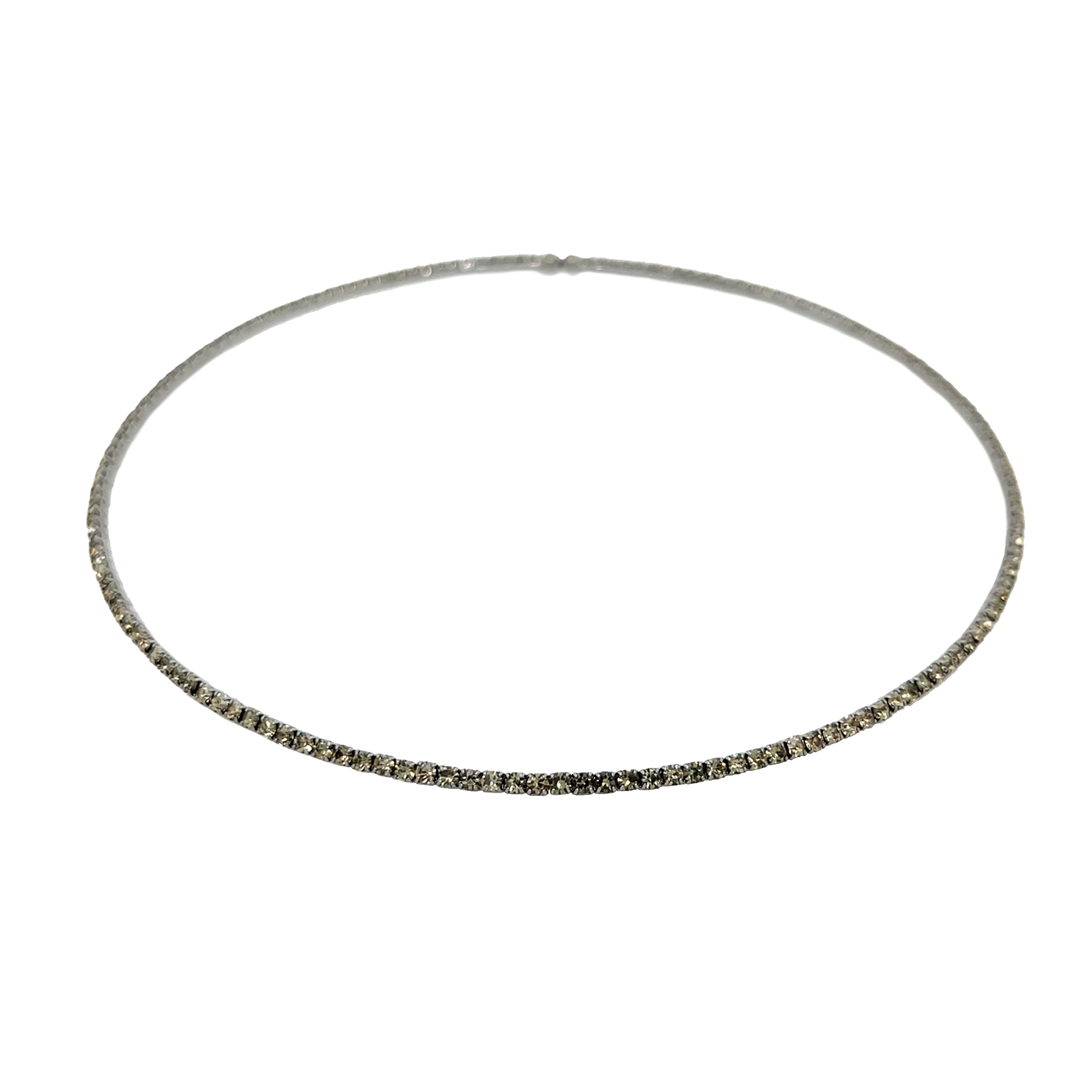 Oxidized Flex Choker Necklace
Make a statement with our Oxidized Flex Choker Necklace! The stunning oxidized metal paired with sparkling crystals adds a touch of edgy glamour to any outfit.
Oxidized Gold Plating
0.08" Thick
Cubic Zirconia