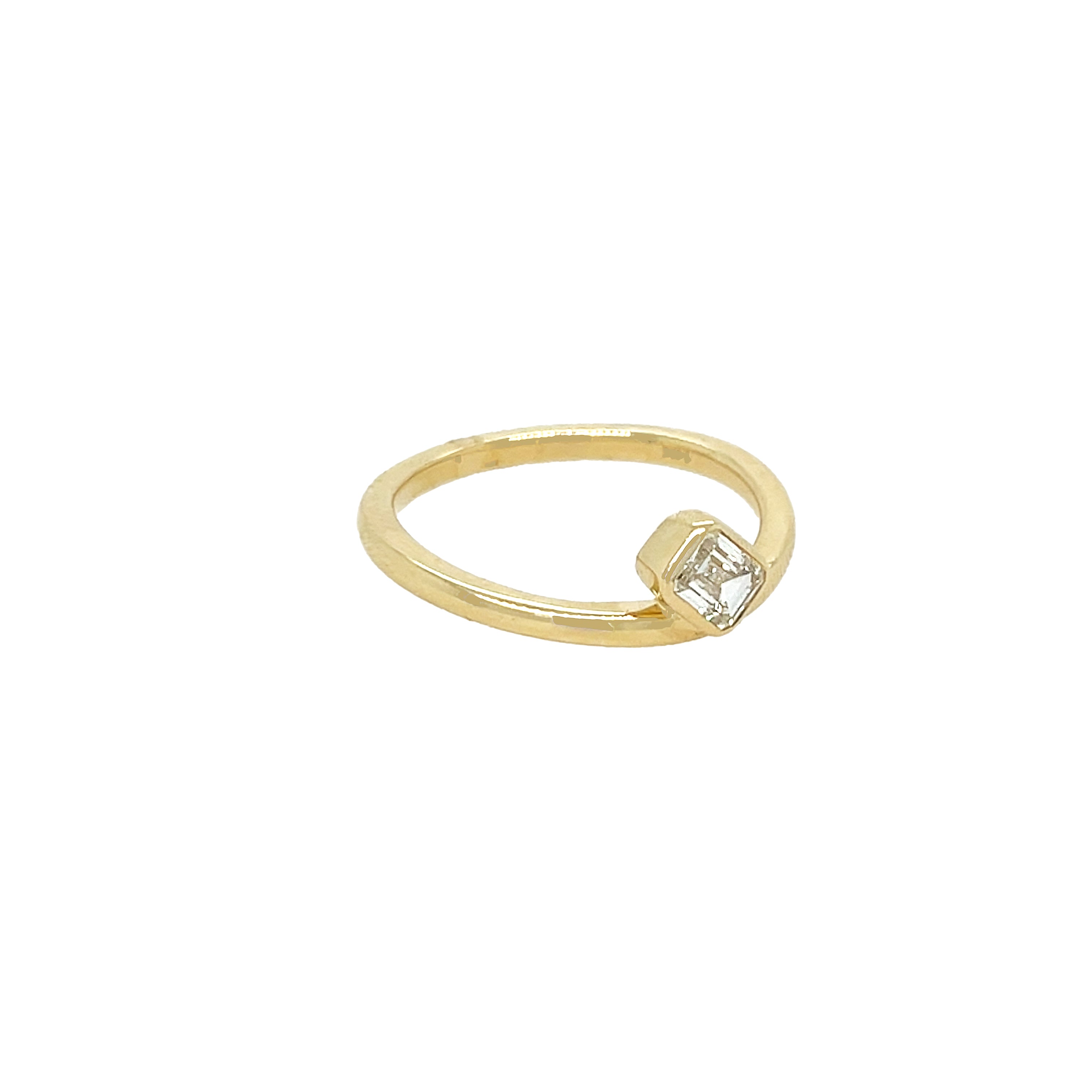Diamond Emerald Cut Wavy Band Ring
Add a touch of sparkle with this playful Diamond Wavy Band Ring, featuring a delicate design and a dazzling emerald cut diamond. Its wavy shape brings a fun twist to classic elegance, making it the perfect accessory to brighten any outfit.
14K Yellow Gold
0.32 Diamond Carat Weight
0.24" Wide