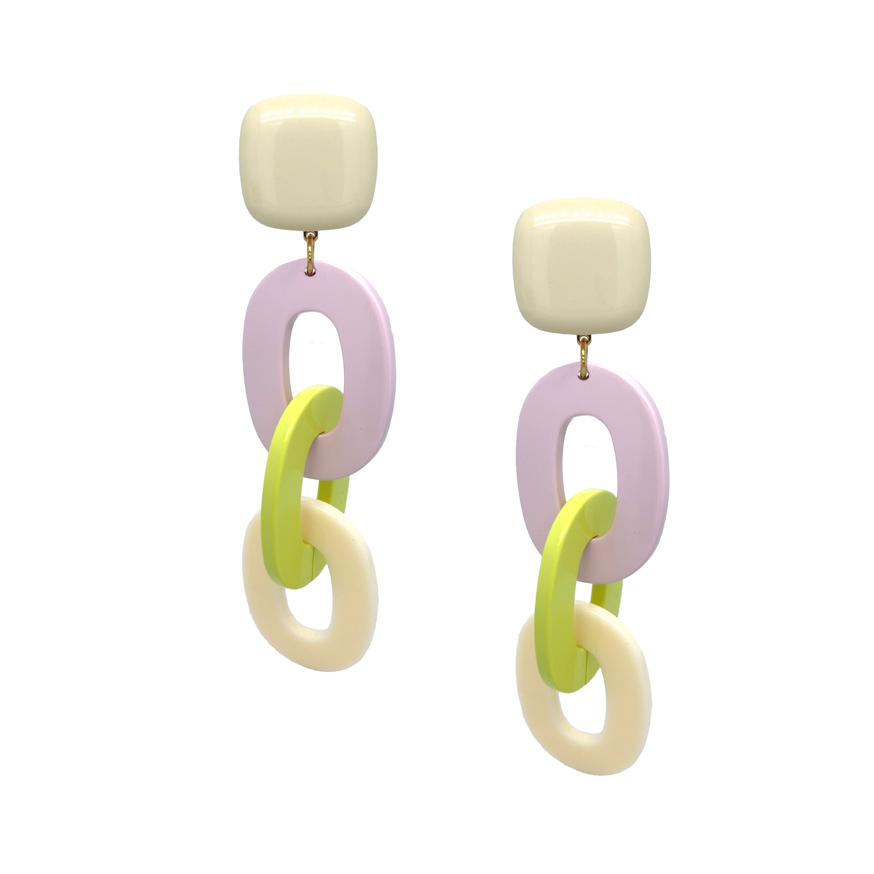Pastel Oval Link Clip On Earrings
Featuring unique pastel hues, these link clip-on earrings create a bold statement without the need for pierced ears. Expertly designed for comfort and style, they add a distinctive touch to any look.
5.22" Long x 1.41" Wide