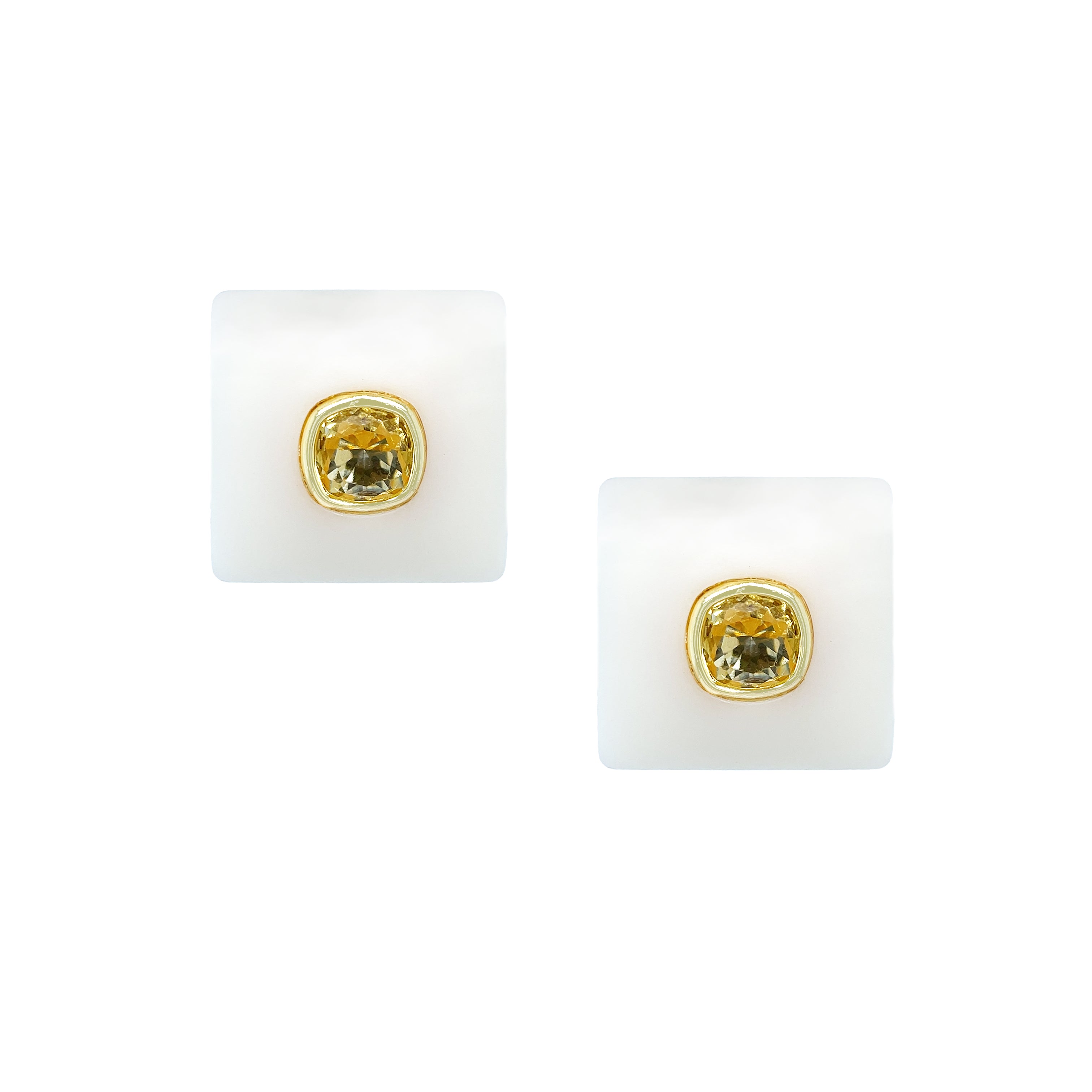 Ivory Square Yellow Stone Clip On Earrings
These Ivory Square Clip On Earrings feature a unique shape that makes a bold statement. Their elegant design offers a sophisticated look without requiring pierced ears, perfect for adding effortless style to any outfit.
Yellow Gold Plated
1.25" Wide