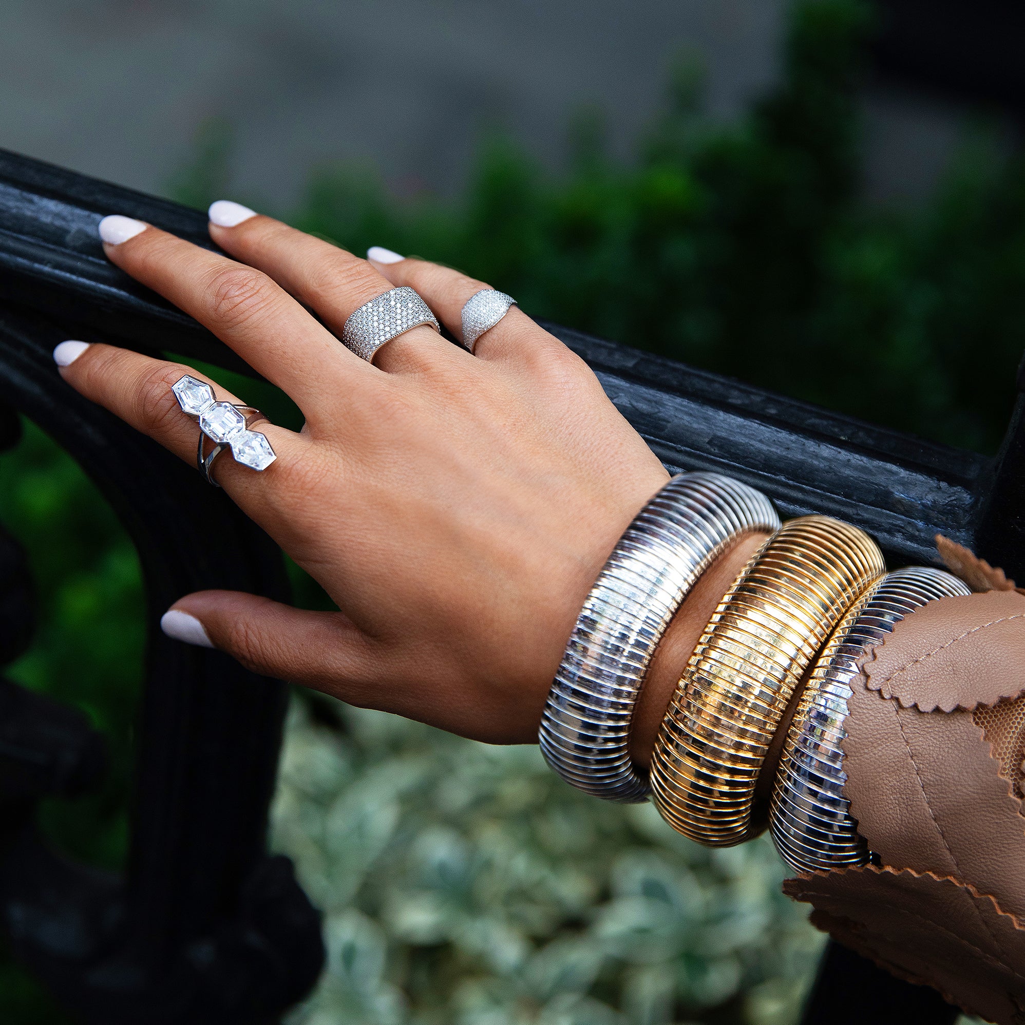 Triple Geo Stone Statement Ring

Add some sparkle to your look with our Triple Stone Ring! This statement ring is on trend and sure to catch attention. Perfect for spicing up any outfit.

White Gold Plated Over Silver
1.27" Long X 0.35" Wide