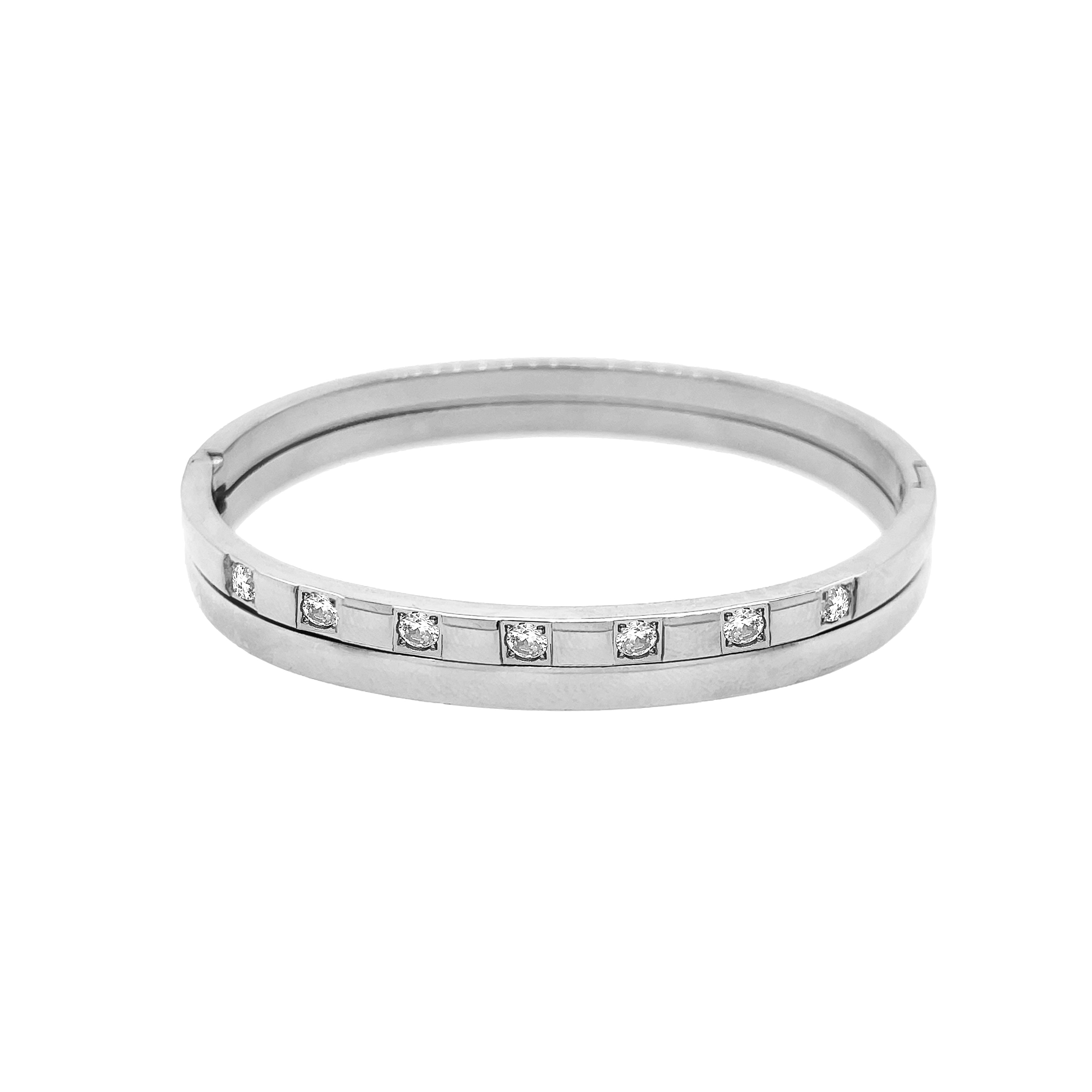 CZ Eternity Bangle Bracelet Set

White Gold Plated
2.50" Diameter
4MM Thick

While supplies last. All Deals Of The Day sales are FINAL SALE.