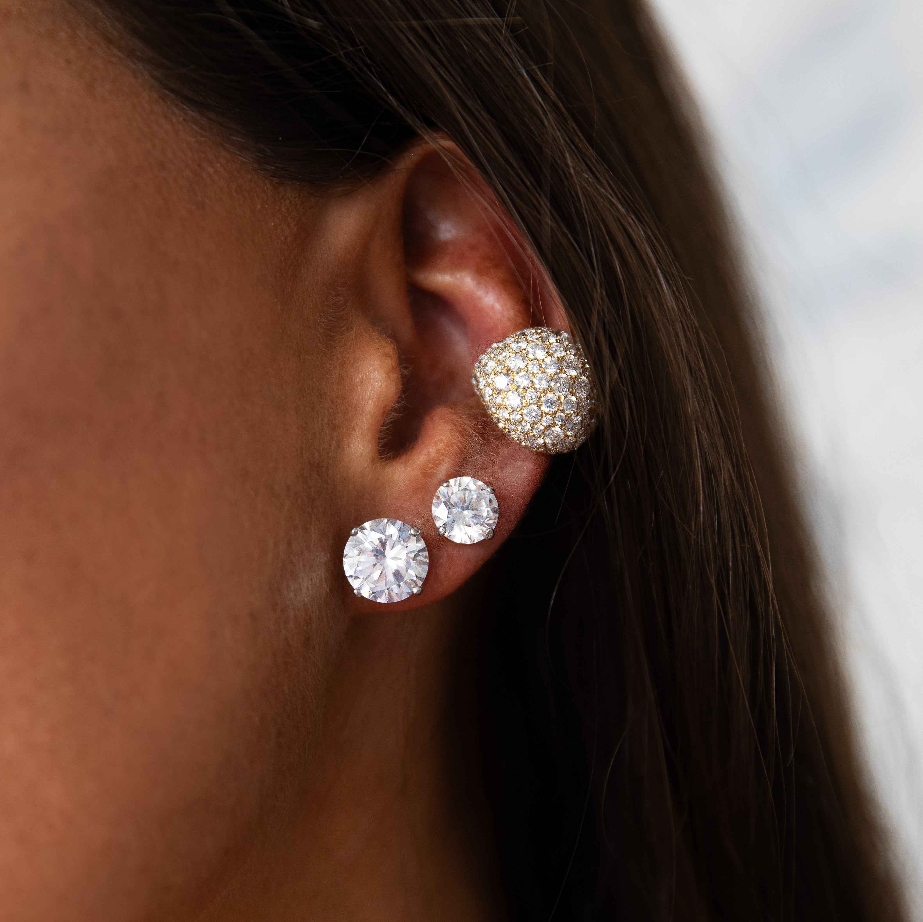 Faux Diamond Stud Pierced Earrings

These earrings are available in different carat options and come in 14K yellow or white gold, providing you with a range of options to choose from. These stud earrings are perfect for everyday wear or special occasions, making them a versatile and&nbsp;great addition to your jewelry collection.&nbsp;

14K Yellow Gold &amp; White Gold Options
Four-prong Martini Setting
Carat Weight references single stud