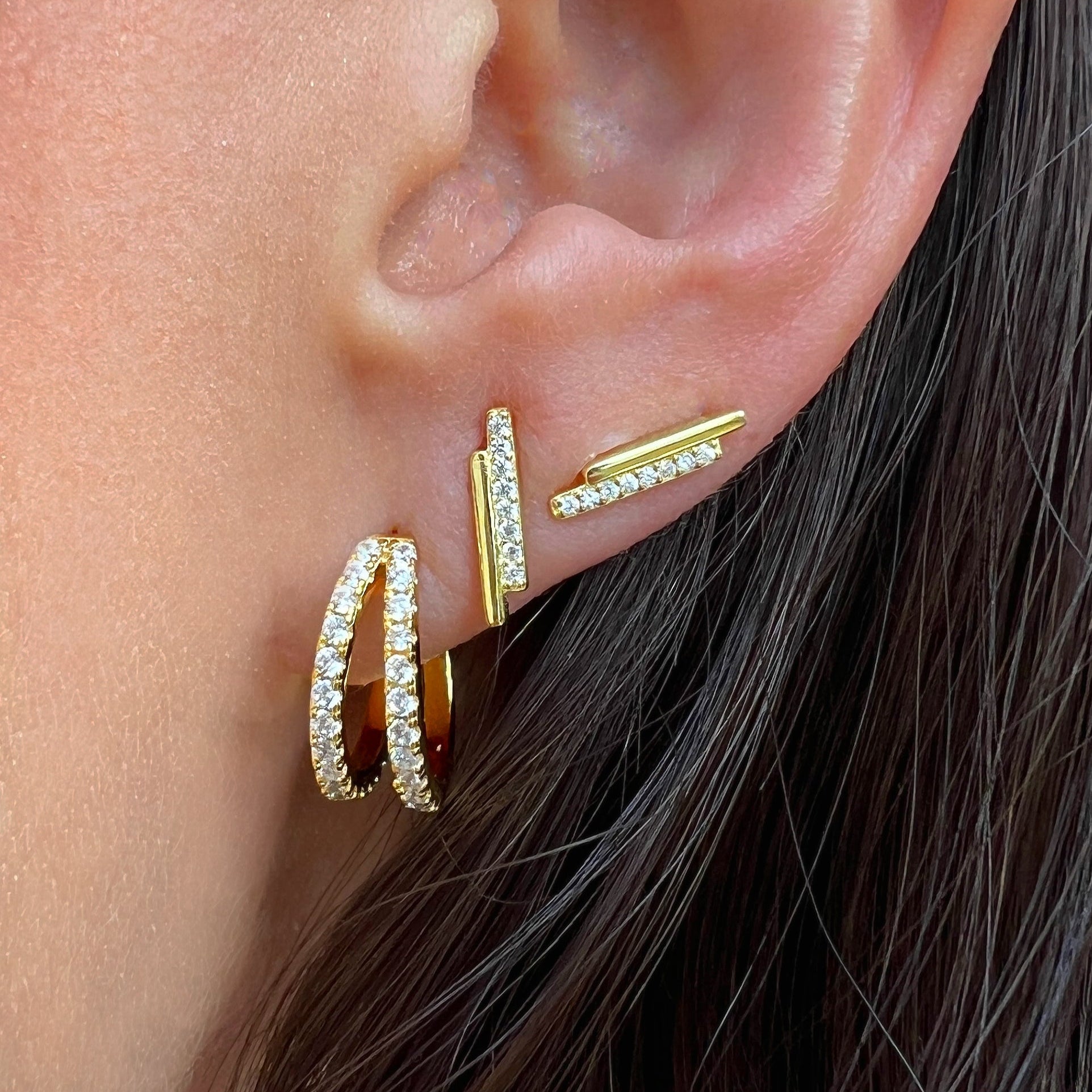 Pave CZ Double Hoop Pierced Earrings

Yellow Gold Plated Over Silver
0.60" Diameter
0.07" Thick

While supplies last. All Deals Of The Day sales are FINAL SALE.