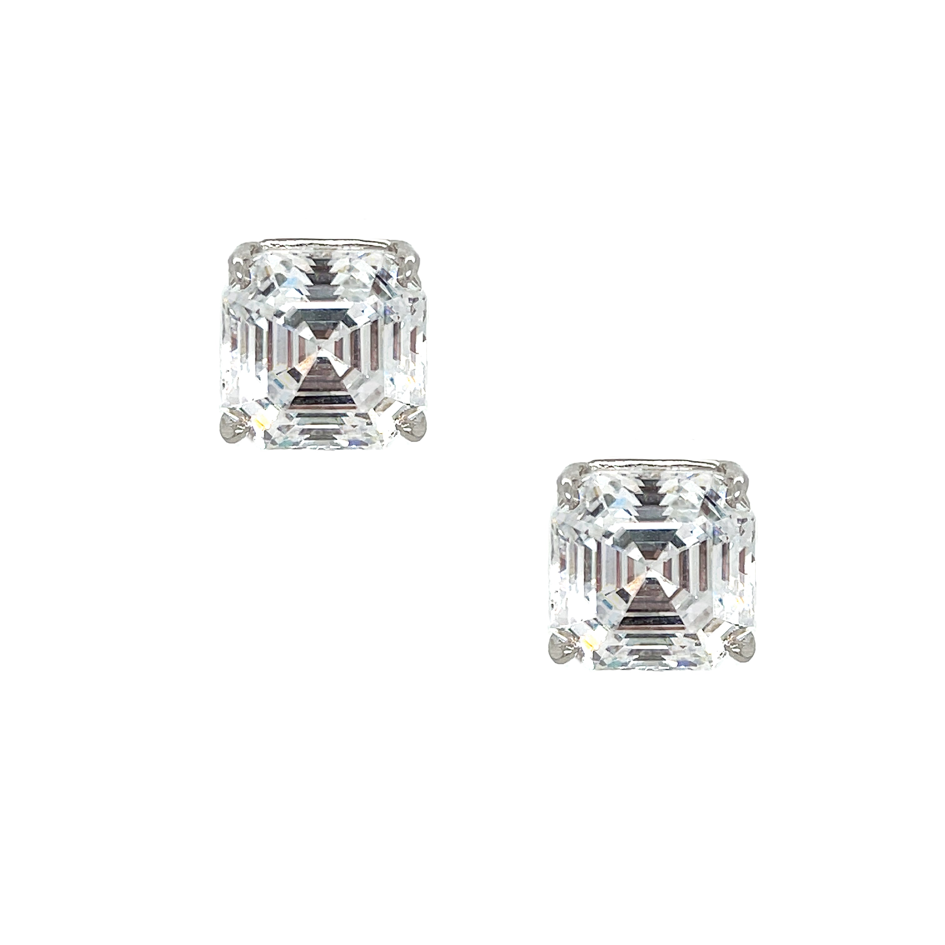 Ascher Cut Stud Clip-On Earrings

Effortless elegance meets everyday practicality with these Ascher stud clip-on earrings. Designed for those who value versatility, these timeless pieces transition seamlessly from office to evening without piercing required. The refined stud silhouette delivers understated sophistication that complements any look, making them an essential addition to any jewelry collection.

White Gold Plated Over Silver
11MM