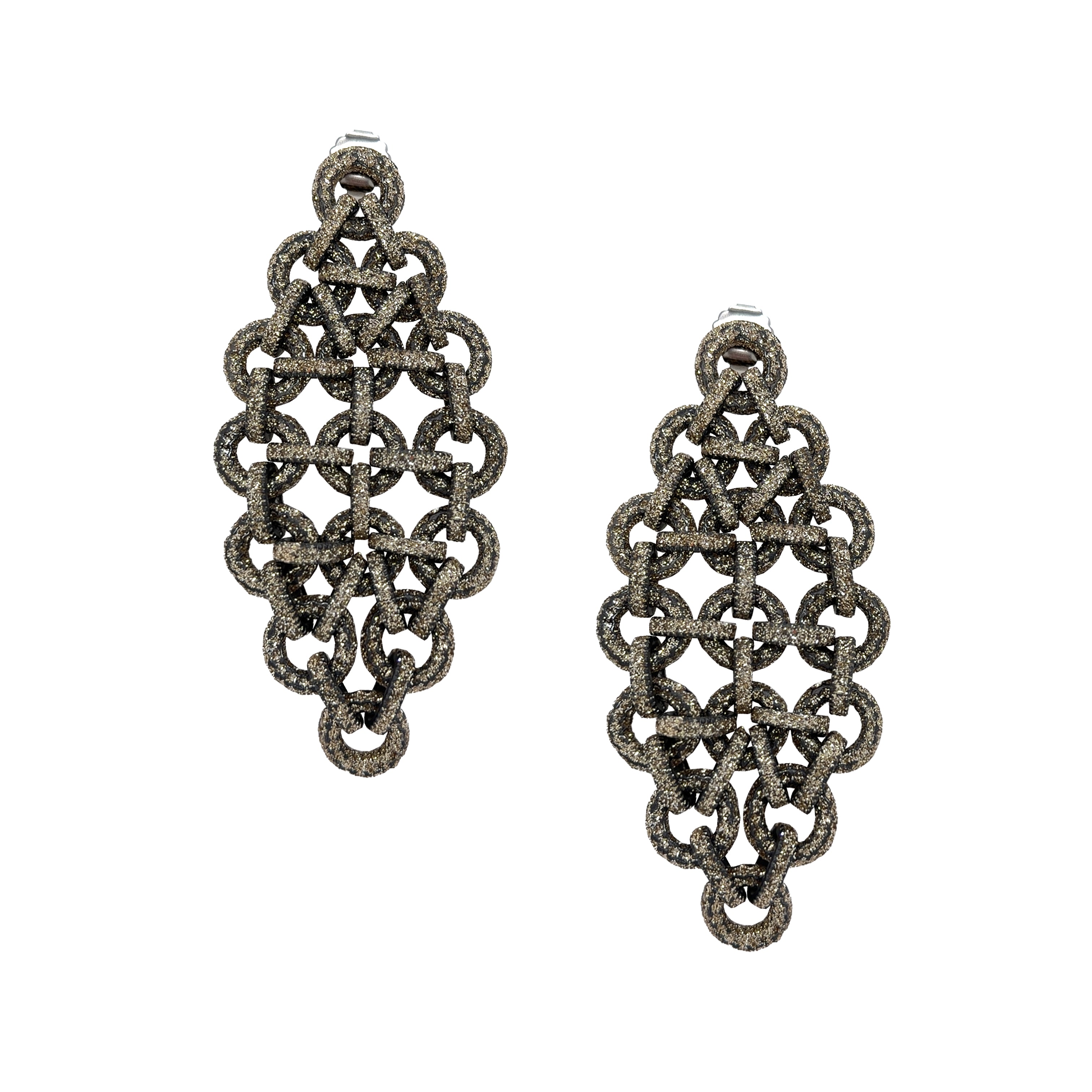Resin Link Cream Sparkle Pierced Drop Earrings

Add an elegant touch of sparkle with these beautiful cream resin earrings. Their cascading link design creates a graceful, statement-making silhouette that transitions effortlessly from day to night. Pair with denim and a crisp button-down for a chic daytime look or dress them up for evening.&nbsp;

Resin
White Gold Plated
3.70" Long X 1.70" Wide