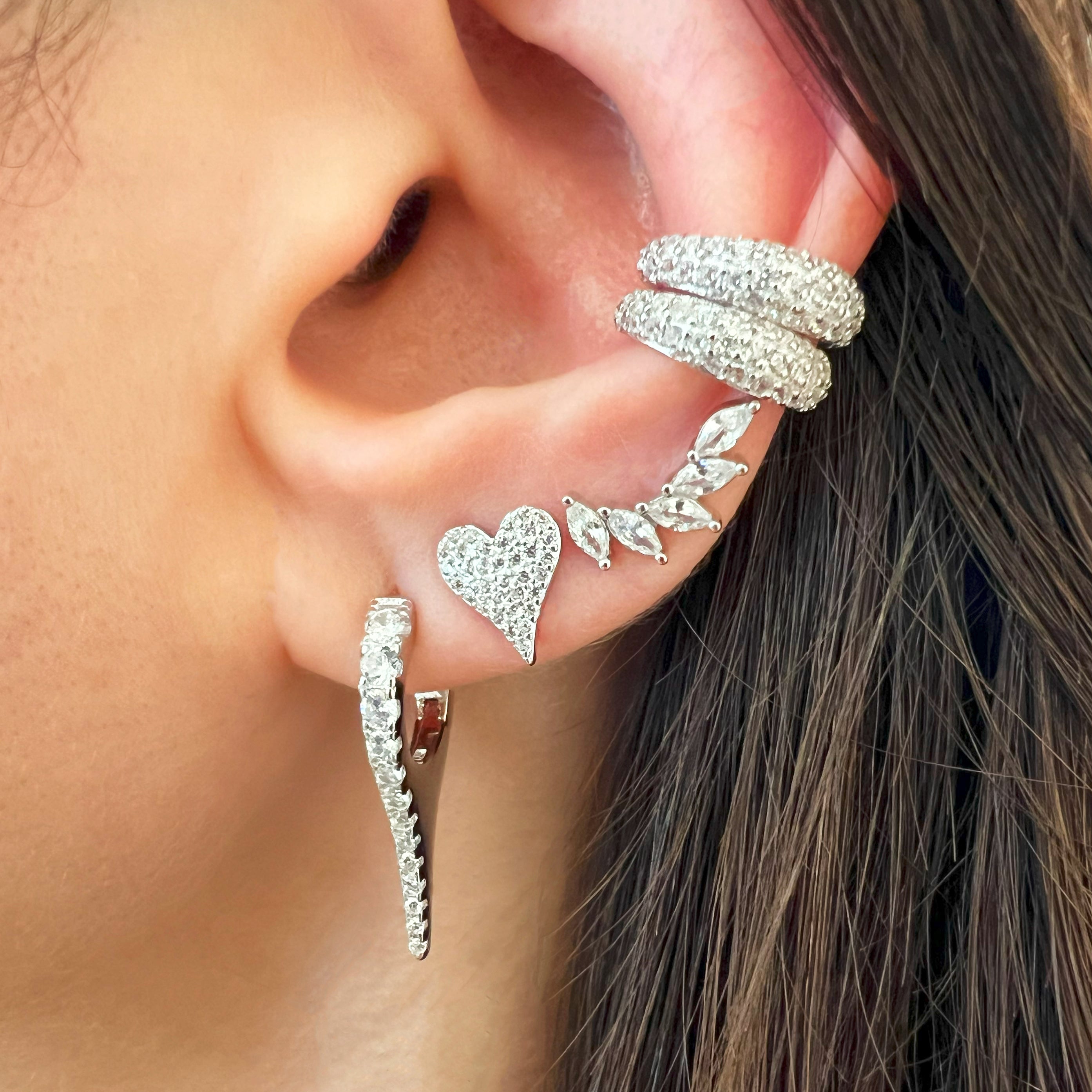 Pave CZ Heart Stud Pierced Earrings

White Gold Plated Over Silver
0.37" Long X 0.32" Wide



While supplies last. All Deals Of The Day sales are FINAL SALE.