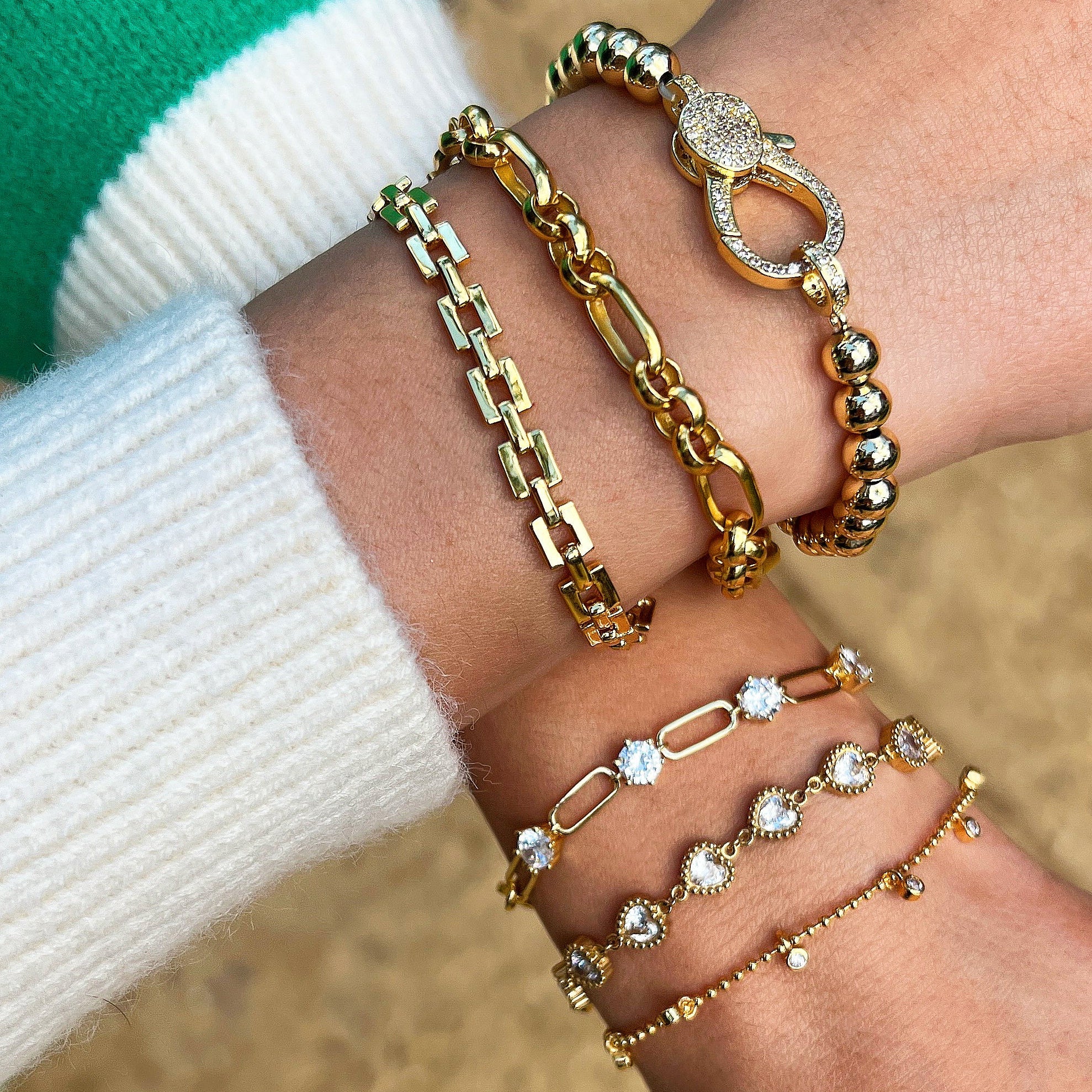 CZ Heart Chain Bracelet

Yellow Gold Plated
Hearts: 0.25" Wide
6.5-8" Adjustable Length

While supplies last. All Deals Of The Day sales are FINAL SALE.