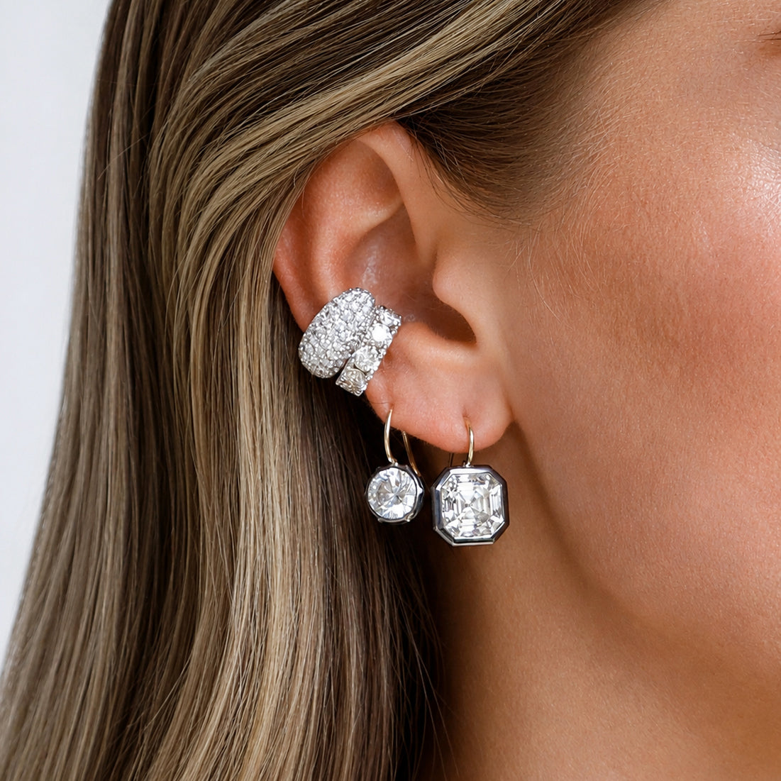 Diamond Cuff Earring

14K White Gold
6 Round Diamonds
1.56 Diamond Carat Weight
0.50" Wide